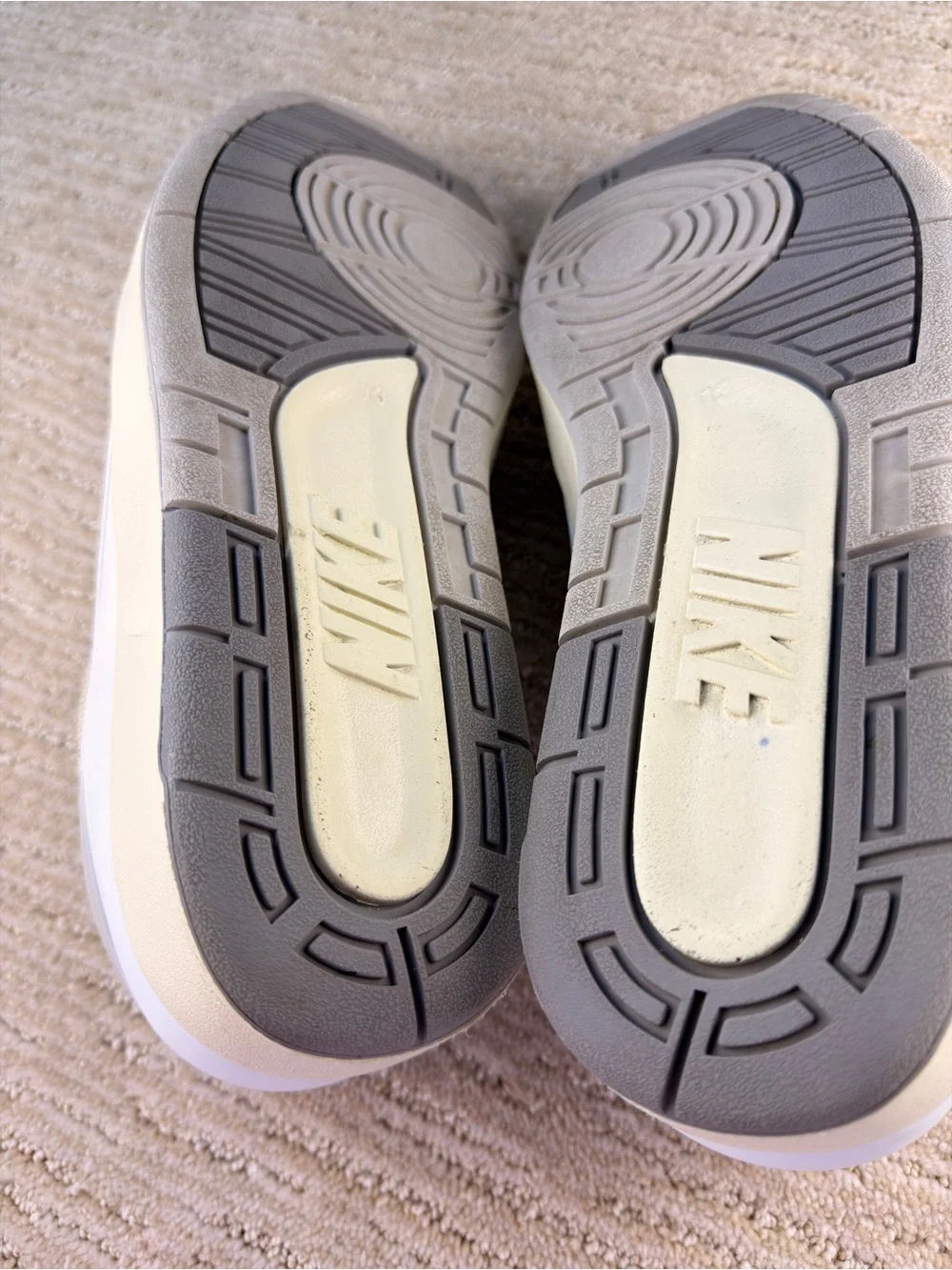 Nike Air Jordan 2 Retro Low 